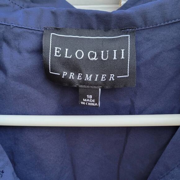Eloquii Premier Button Down Top
In Navy - Picture 4 of 11
